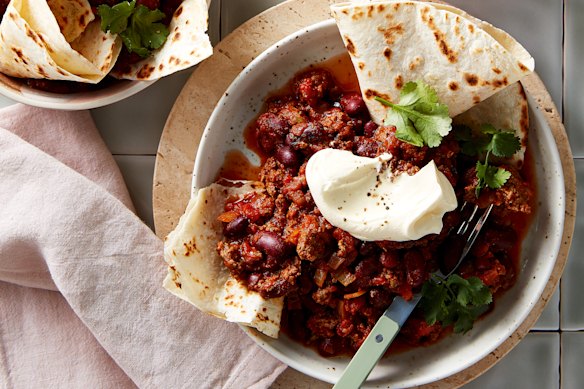 Serve with rice or tortillas, and sour cream.