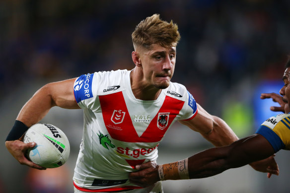 Zac Lomax wants the cash on offer in the centres - but by the end of his career the wingers may be worth more.