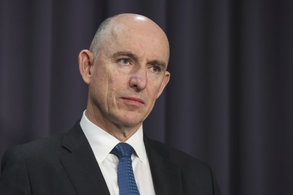 Acting Education Minister Stuart Robert took aim at the “bottom 10&#37; of teachers”.