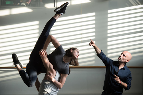 Sydney Dance Company Artistic Director Rafael Bonachela works with dancers.