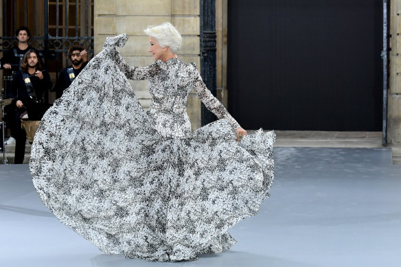 Mirren walking at L'Oreal Paris' 2019 fashion show.