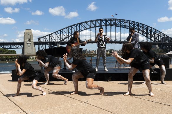 William Barton, Isaiah Firebrace and Koomurri dancers will perform as part of the Australia Day 2023 program.