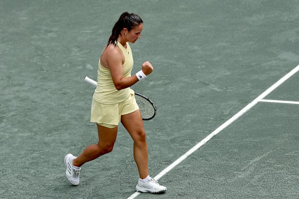 Tennis star Daria Kasatkina has switched allegiances from Russia to Australia.