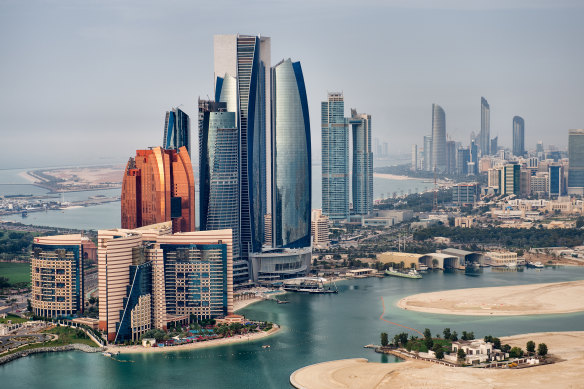 Etihad offers passengers a free stopover in Abu Dhabi, including complimentary hotel accommodation.