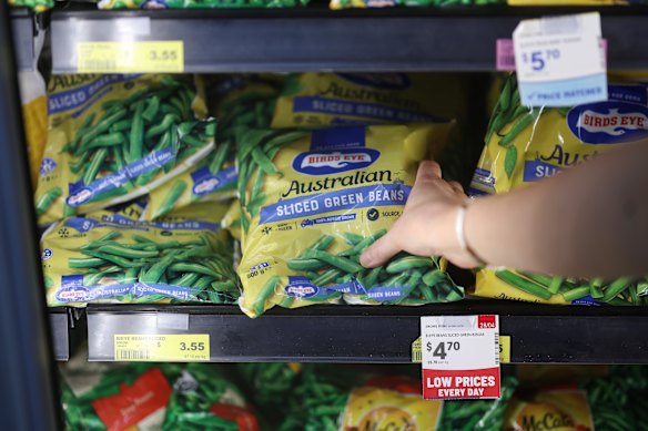 In a plot twist, Pound's go-to frozen veg is beans rather than peas.