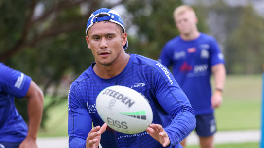 Hayze Perham at training with the Bulldogs.