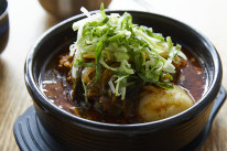Ppyeodagwi-haejangguk (pork bone soup with rice).