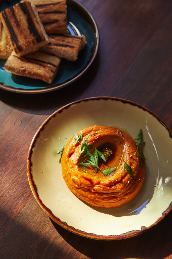 Tomato dip and bread