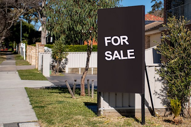 House for sale sign property auction land 