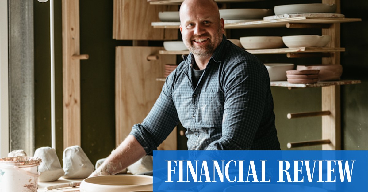 Victorian potter Sam Gordon's bespoke plates are in demand in New York - Vimarsana News