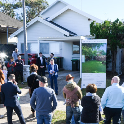 Maroubra semi sells for $2.5 million, after first bid tops auction reserve