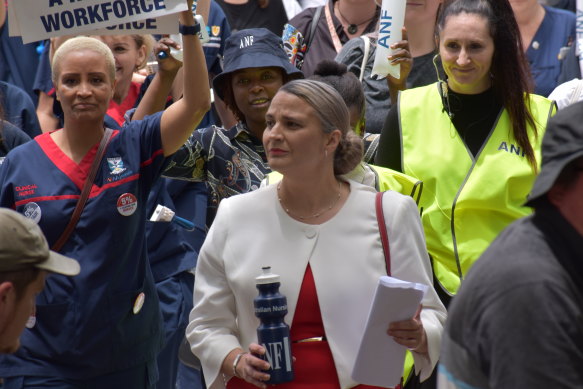 Janet Reah leading the ANF WA Nurses and Midwives Rally Parliament House and Dumas House on November 25, 2022