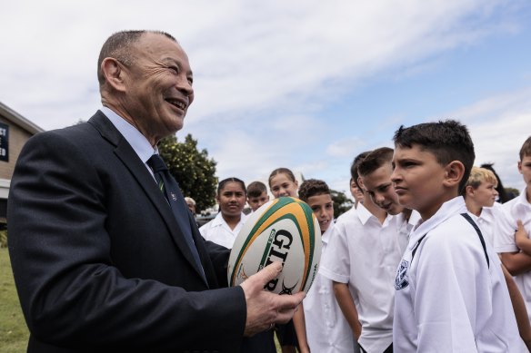 Wallabies coach Eddie Jones returned to Matraville High School.