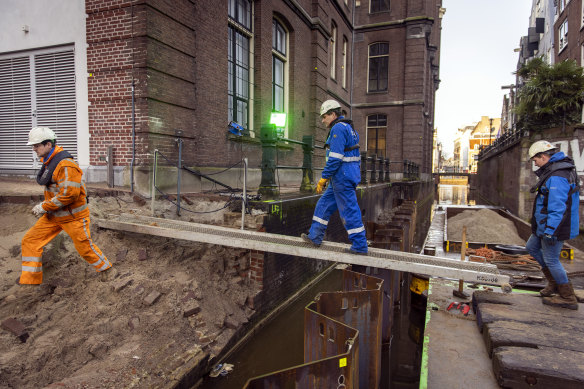 Steel pilings are becoming a common sight in Amsterdam, where more than 200 kilometres of canal walls need to be rebuilt. 