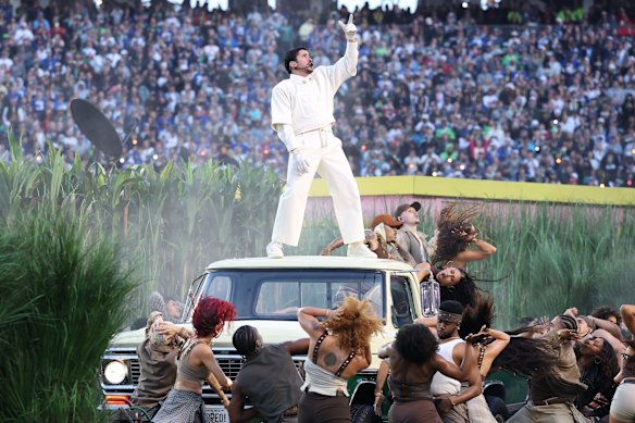 Bad Bunny parecia estar navegando no ar.