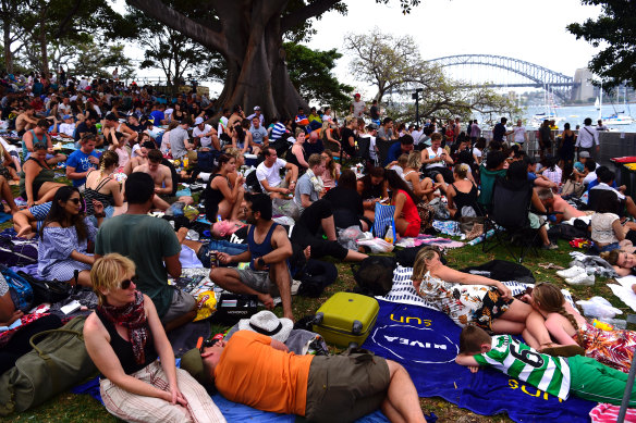 Crowds used to pile into Mrs Macquarie’s Chair to be among the first in the world to usher in the new year.