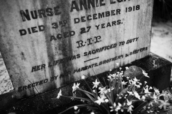 Annie Egan's grave at North Head.
