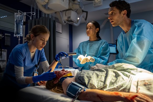 Willa Fitzgerald as Danny, Chelsea Muirhead as Sophie Chan and Colin Woodell as Xander Phillips in Pulse. 