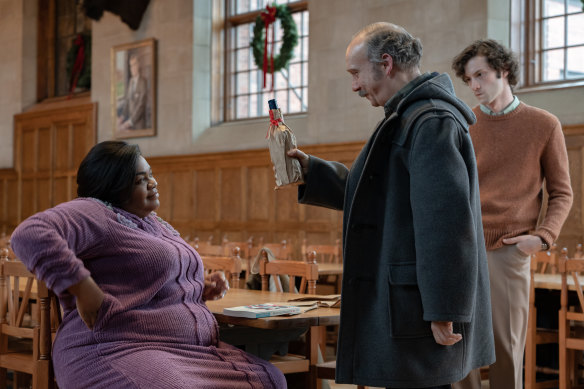 Da’Vine Joy Randolph, Paul Giamatti and Dominic Sessa play “the holdovers” – the few people left at a prestigious school over the holidays.