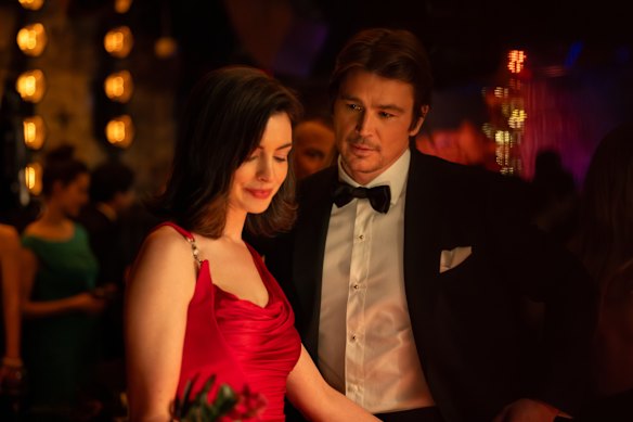 Anne Hathaway as Verity Crawford and Josh Hartnett as Jeremy.