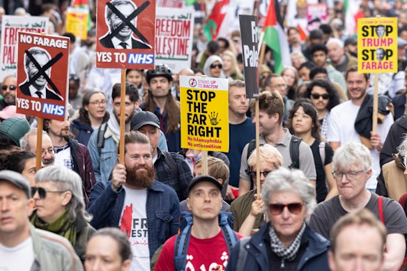 Milhares de pessoas participaram do contraprotesto.