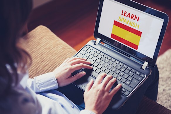 Hola! Learn a new language and your travel experiences go deeper.