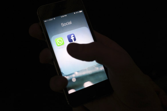 AFL boss Gillon McLachlan has put a decline in kids playing footy down to screen time. 