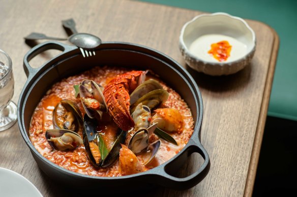 The piece de resistance, the sizzling arroz de marisco. 