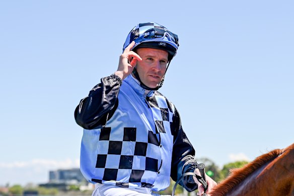 Tommy Berry on Lazzura.