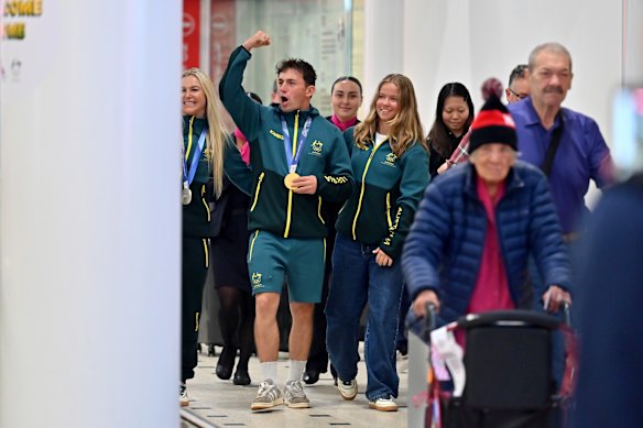 Australia’s Winter Olympians are given a warm reception in Sydney. 