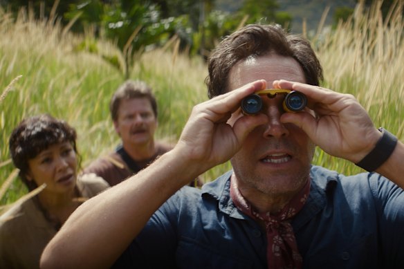 Claire (Thandiwe Newton), Kenny (Steve Zahn) e Griff (Paul Rudd) precisam encontrar uma anaconda para estrelar sua nova versão. 