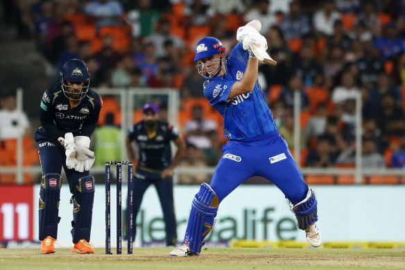 Cameron Green keeps the scoreboard ticking over for the Mumbai Indians.
