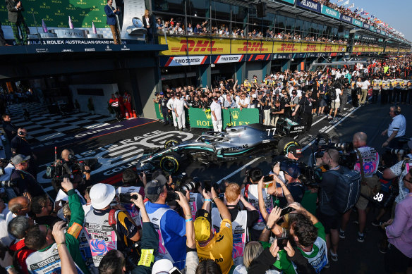 Crowds at the grand prix in 2019, the last time the Melbourne race was held.