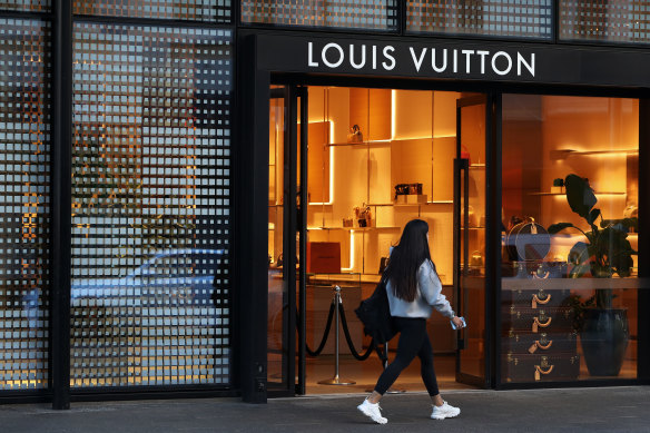 Gucci louis bags versace louis glasses deals