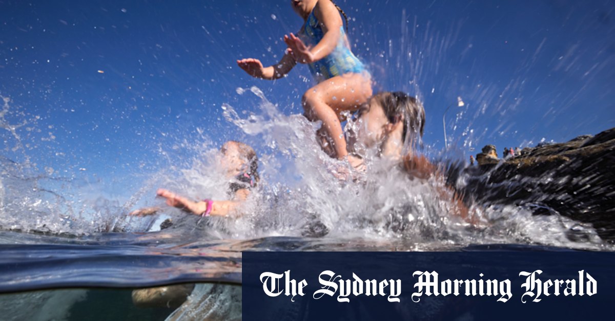 Short taste of Sydney summer to give way to rain and storms