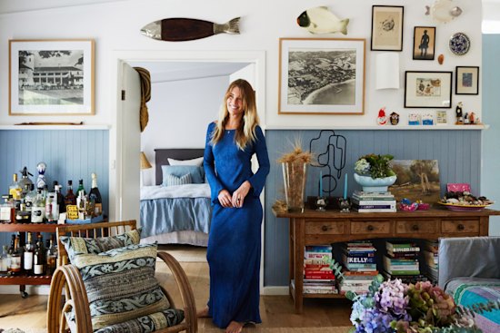 “We moved here from the inner city on a whim during the lockdowns and rented for two years before we bought this home,” says Weir. The wall panels in the lounge are painted in Porter’s Paints “Explorer Blue”.