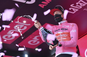 Sunweb's Wilco Kelderman is the new overall leader of the Giro.