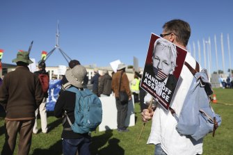 Federal Labor MPs will continue pushing for WikiLeaks founder Julian Assange to return to Australia.