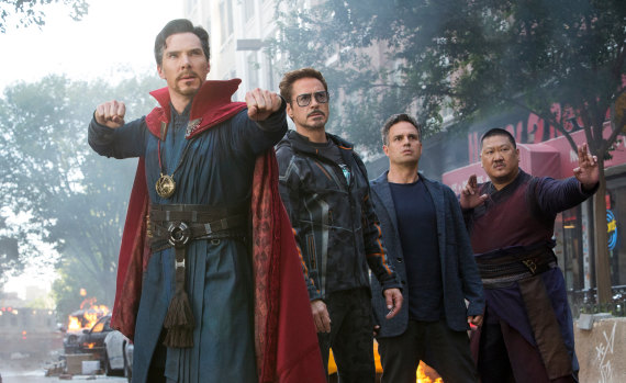 Benedict Cumberbatch, Robert Downey jnr, Mark Ruffalo and Benedict Wong in a Avengers: Infinity War.