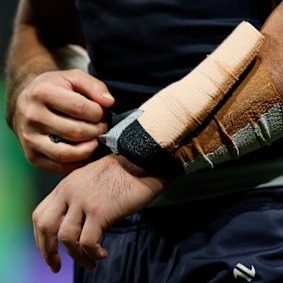 El protector de brazo usado por Jahrome Hughes en la final preliminar y la gran final de la temporada pasada.