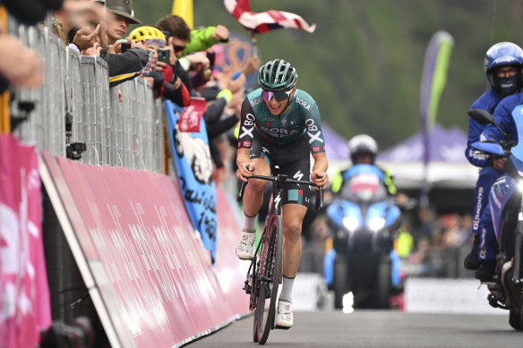 Jai Hindley took the pink leader’s jersey on the penultimate stage of the Giro with an attack on the summit finish. 