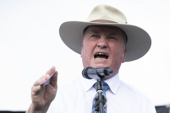 Barnaby Joyce has apologised for comments made at an anti wind turbine rally.