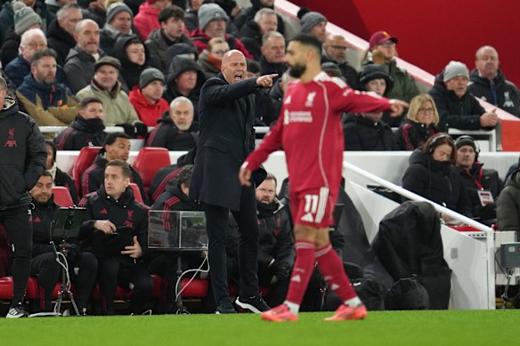 Salah says he and manager Arne Slot no longer have a relationship.