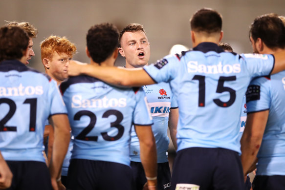 Jack Dempsey addressing the Waratahs team during their loss to the Brumbies.