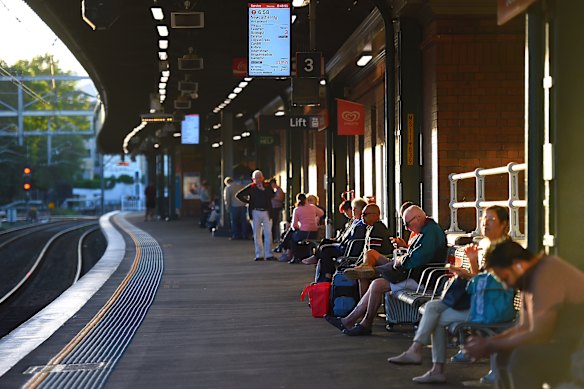 Waiting for trains: can a new plan fix this?