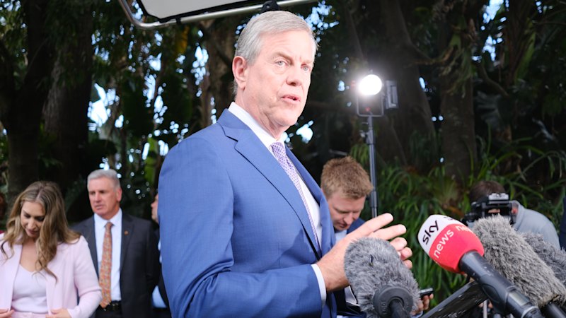 LNP policy creates conflict of interest in Queensland hospitals, auditor warns