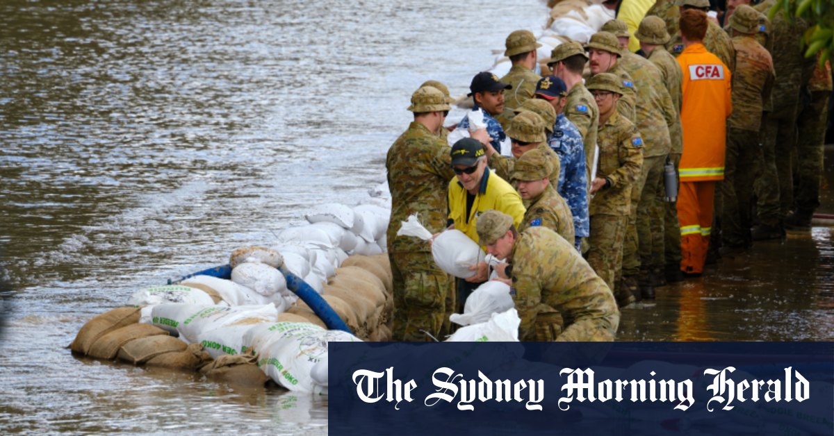 Victoria floods: Echuca races rising river - Vimarsana News