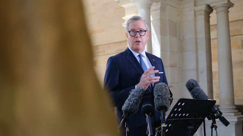 Legal service files fresh effort to scrap Queensland kids gender care ban