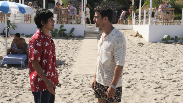 The Beta and the Alpha, a complex and competitive friendship. Ethan (Will Sharpe) and Cameron (Theo James) hit the beach on The White Lotus.
