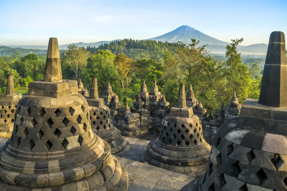 Borobudur, Java, Endonezya'da sabah.